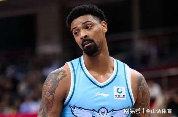 爱游戏登录入口-掀翻联盟第4！2名辽粤弃将成功臣，一个6中5砍2双，一个末节12分